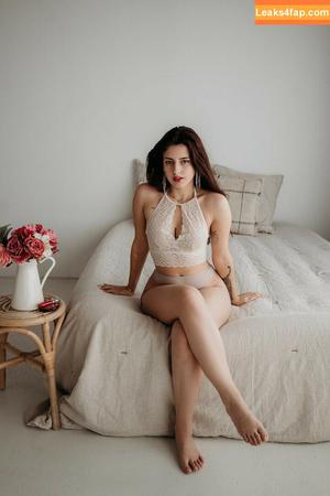 Courtney Miller photo #0597