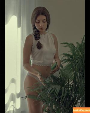 Courtney Miller photo #0605