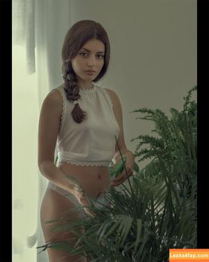 Courtney Miller photo #0610