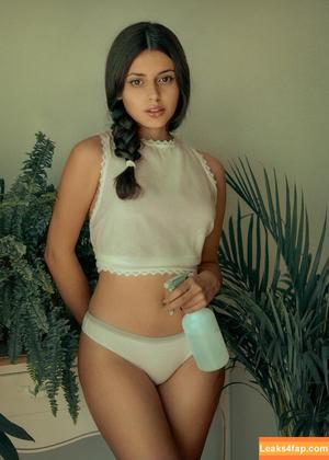 Courtney Miller photo #0650