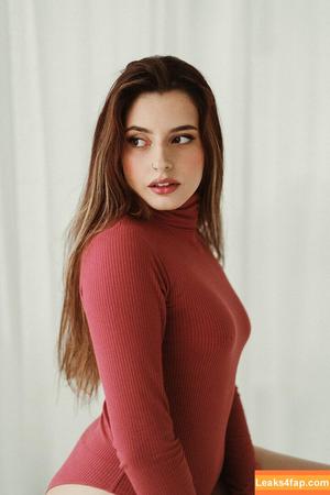 Courtney Miller photo #0656