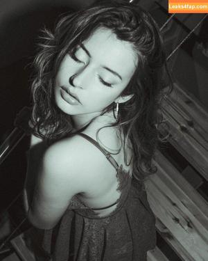 Courtney Miller photo #0684