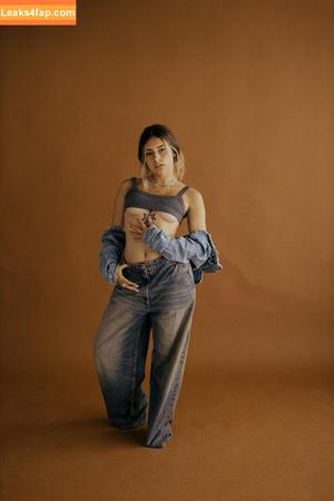 Courtney Miller photo #0695