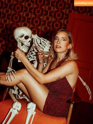 Courtney Miller photo #0930