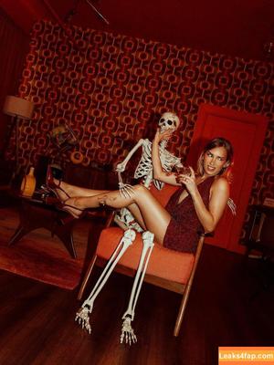 Courtney Miller photo #0935