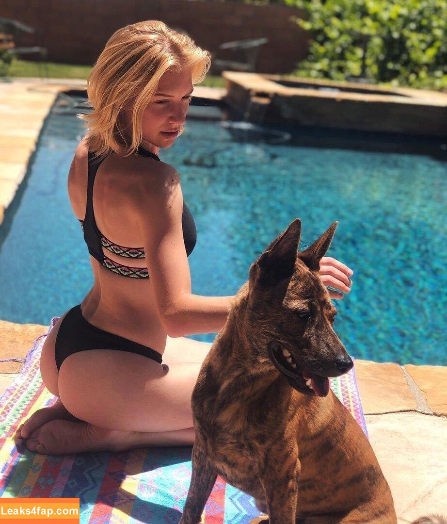 Courtney Miller / co_mill / courtney.miller / typicalvlogs leaked photo photo #1003