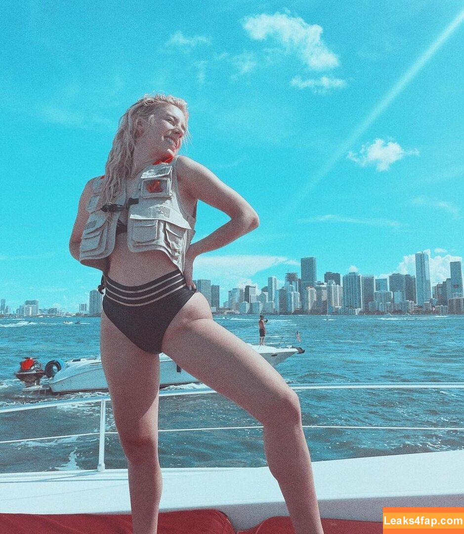 Courtney Miller / co_mill / pikagurlx / typicalvlogs leaked photo photo #1017