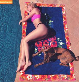 Courtney Miller photo #1077