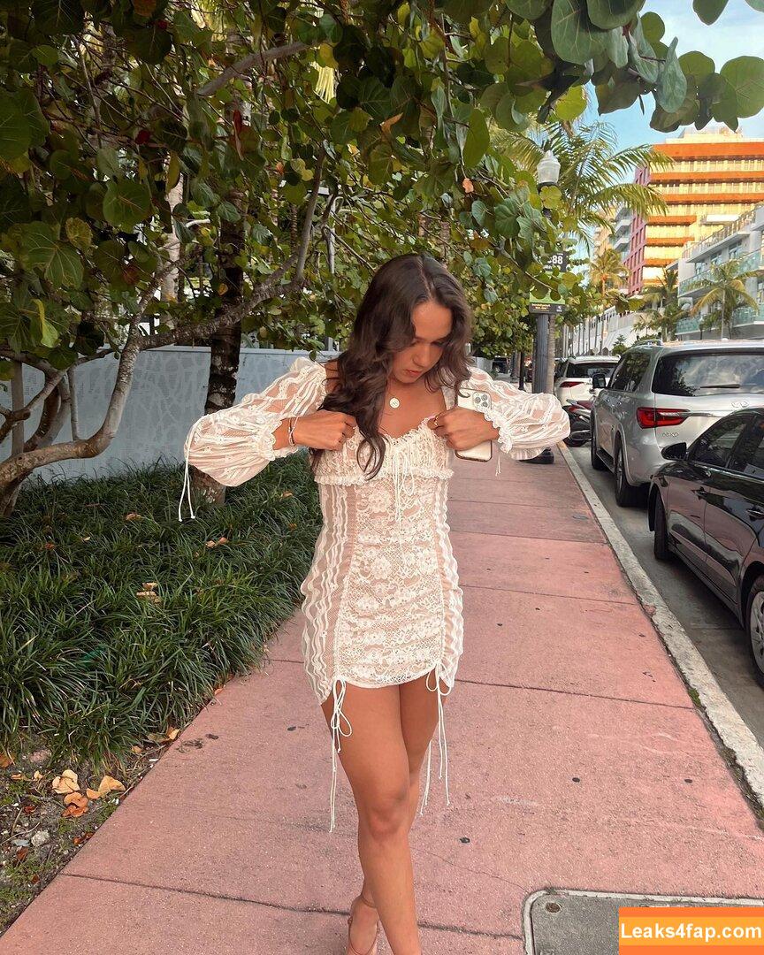 Courtney Sarault / court_sarault / courtsarault / https: leaked photo photo #0021