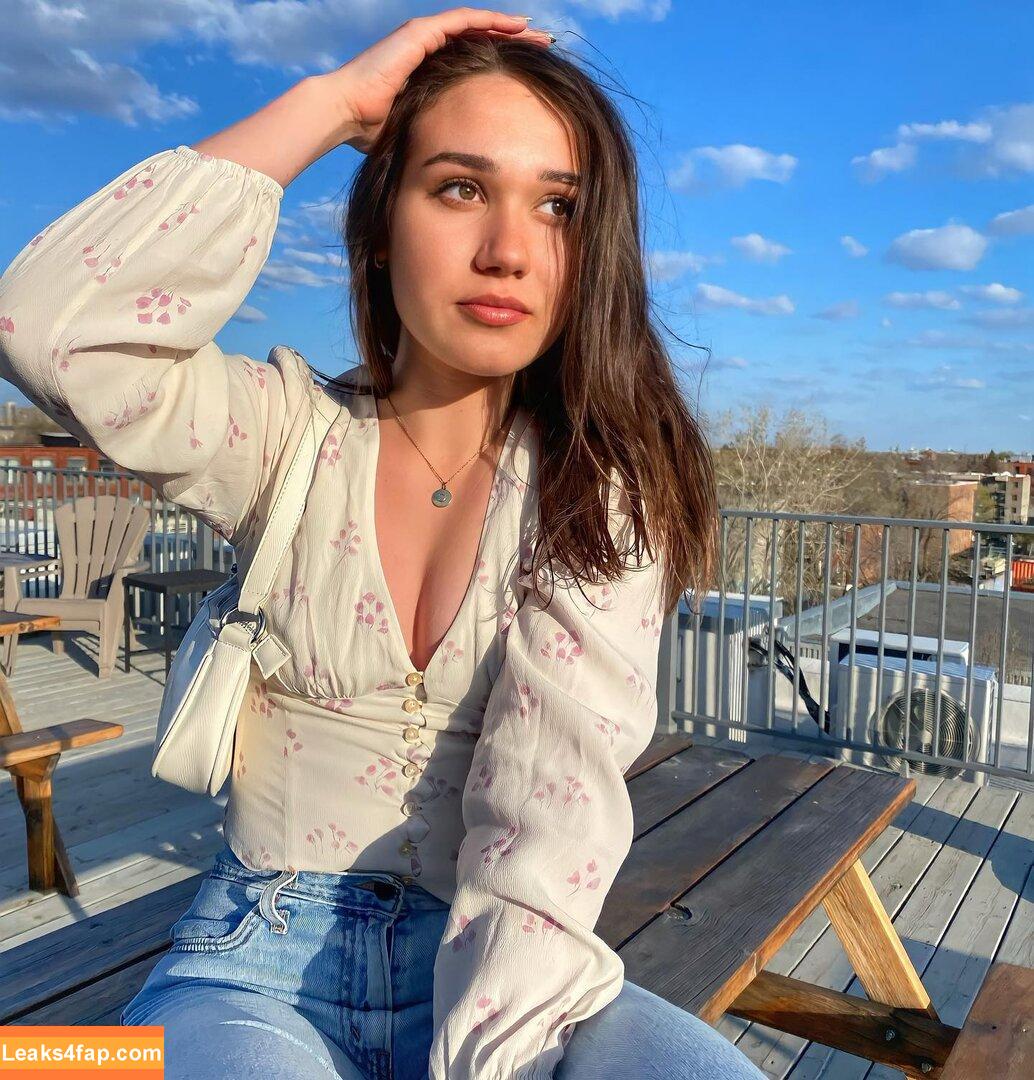 Courtney Sarault / court_sarault / courtsarault / https: leaked photo photo #0061