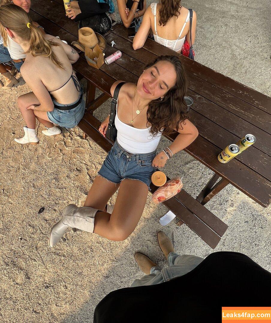 Courtney Sarault / court_sarault / courtsarault / https: leaked photo photo #0075