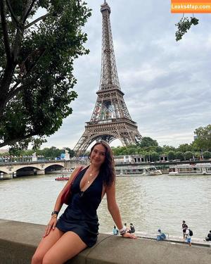 Courtney Sarault фото #0002