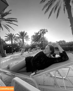 Courtney Sarault фото #0017