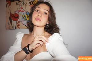 Courtney Sarault photo #0055