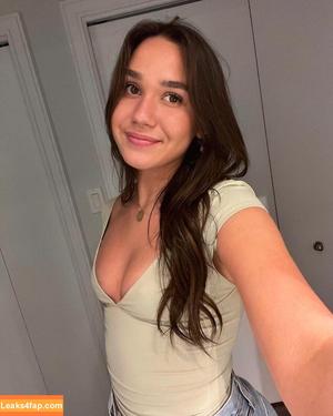 Courtney Sarault photo #0065