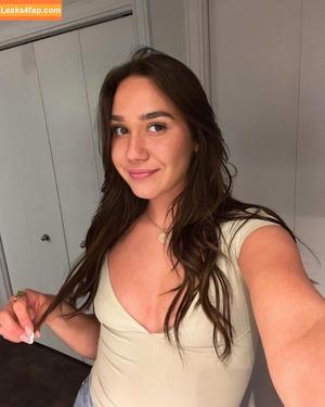 Courtney Sarault photo #0066