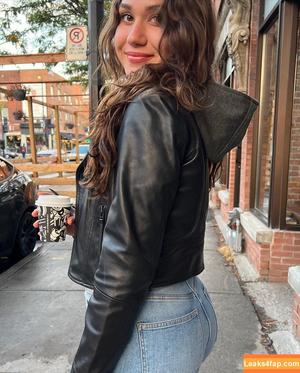 Courtney Sarault photo #0069