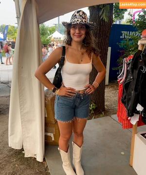 Courtney Sarault photo #0074