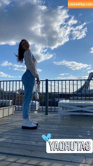 Courtney Sarault photo #0088