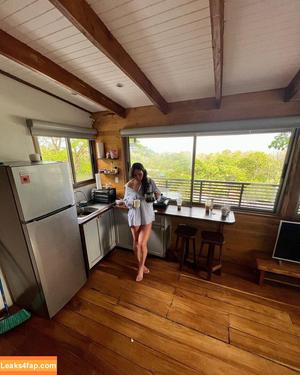 Courtney Sarault photo #0099