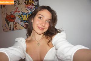 Courtney Sarault photo #0102