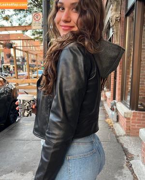 Courtney Sarault photo #0107