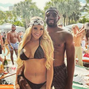 Courtney Tailor фото #0091