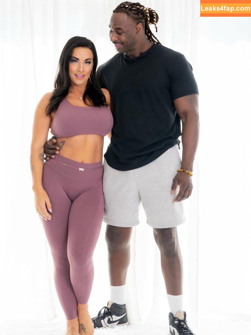 Courtney Tillia / courtneyltillia / thecourtneytillia leaked photo photo #0573