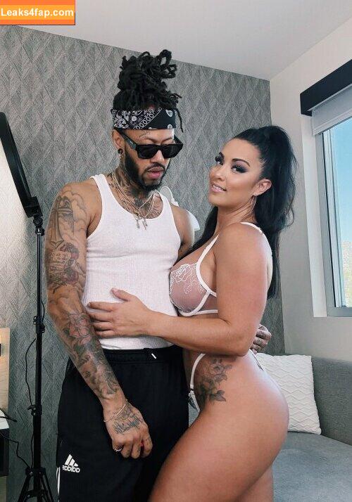 Courtney Tillia / courtneyltillia / thecourtneytillia leaked photo photo #0575