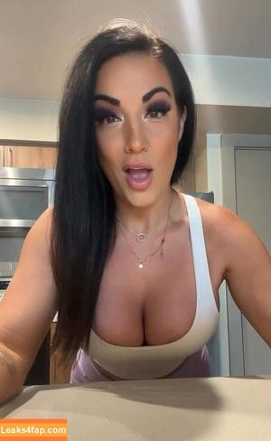 Courtney Tillia photo #0540