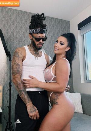 Courtney Tillia photo #0575