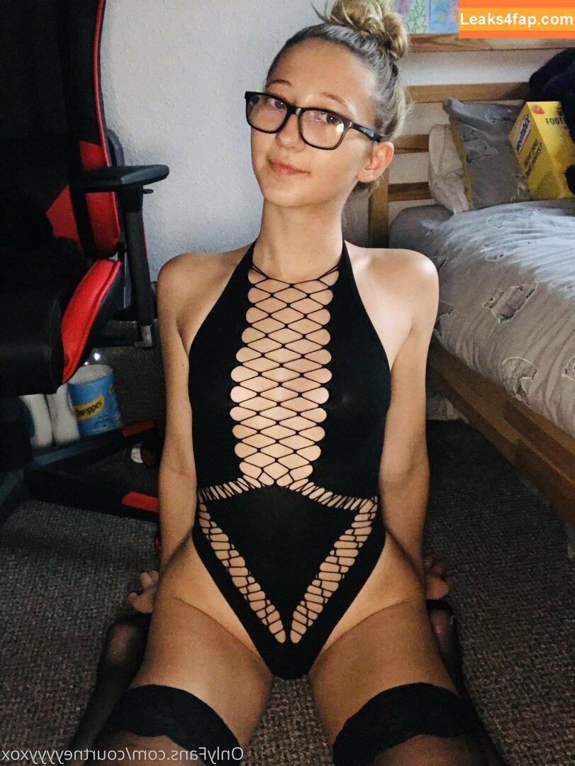 Courtneyyyyxox / Courtneyyyyxox1 / courtneyyyy_official leaked photo photo #0063