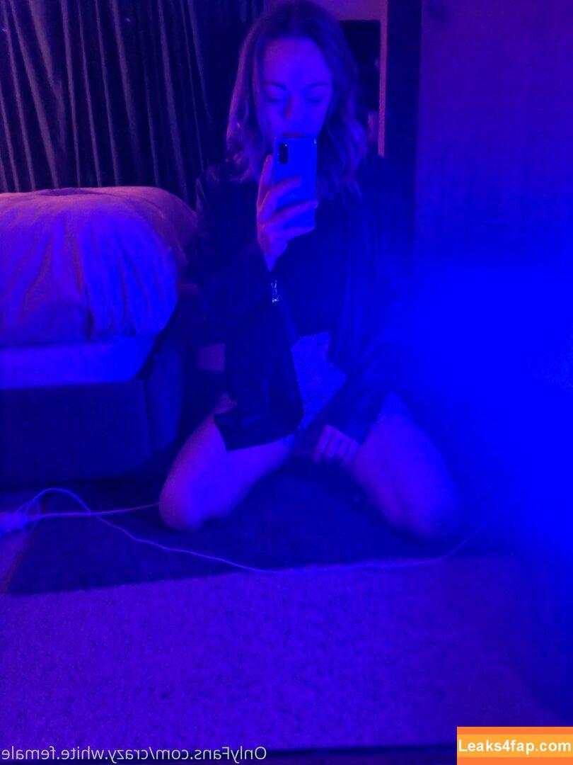 crazy.white.female /  leaked photo photo #0003