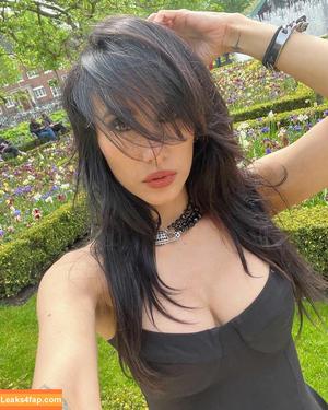Cristina Vee Valenzuela photo #0017