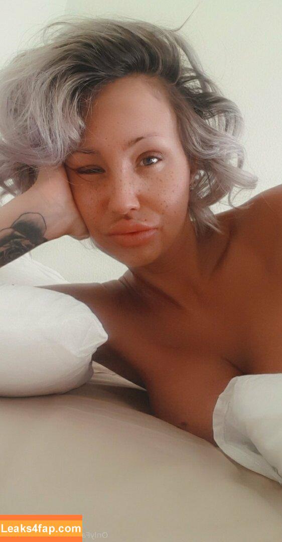 cristinacielo_ / _cristinacielo_ leaked photo photo #0005