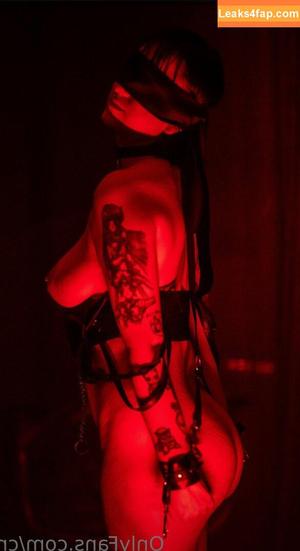 Crixq photo #0023