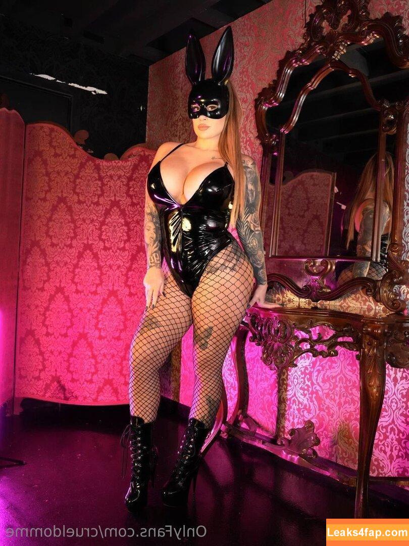 crueldomme / _crueldomme_ leaked photo photo #0088
