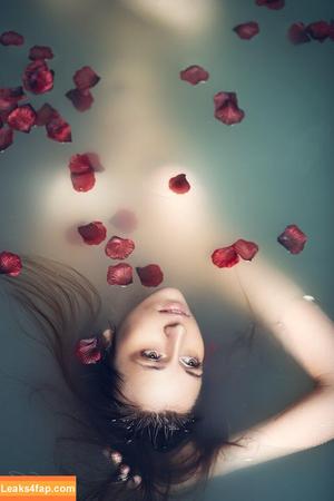 CrystAAHHL фото #0343