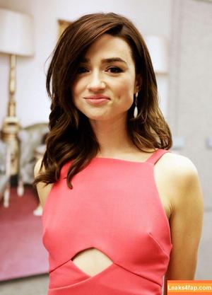 Crystal Reed photo #0147