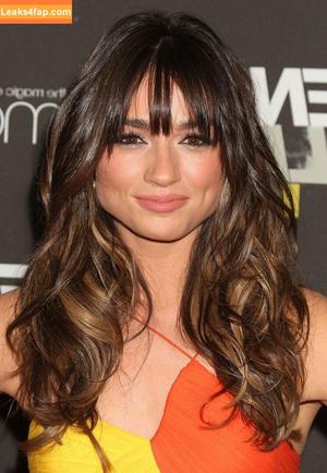 Crystal Reed photo #0158
