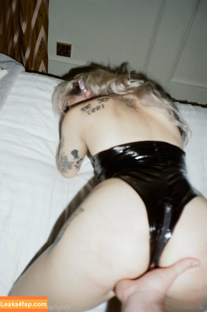 crystalgirl / thecrystal.girl leaked photo photo #0101