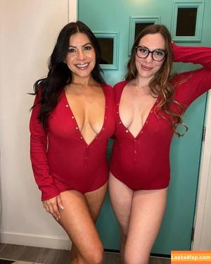 Curvy & Creamy Mia photo #0025