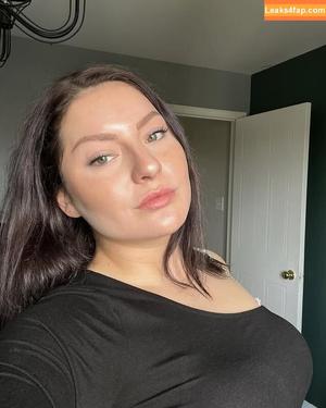 Curvy Goddesses photo #1870