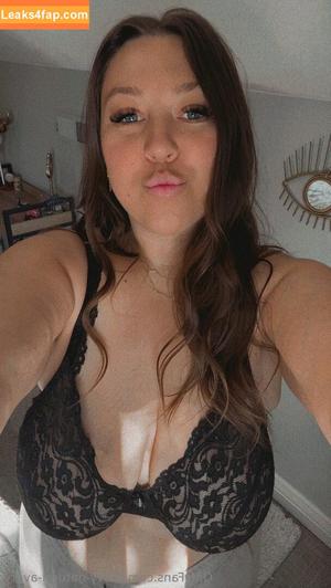 curvy-natural-avery photo #0046