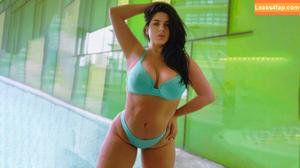 Curvy Zelma photo #0014