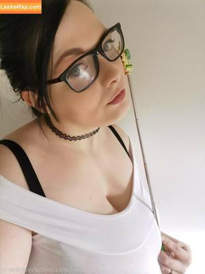 Curvyandnerdy photo #0147