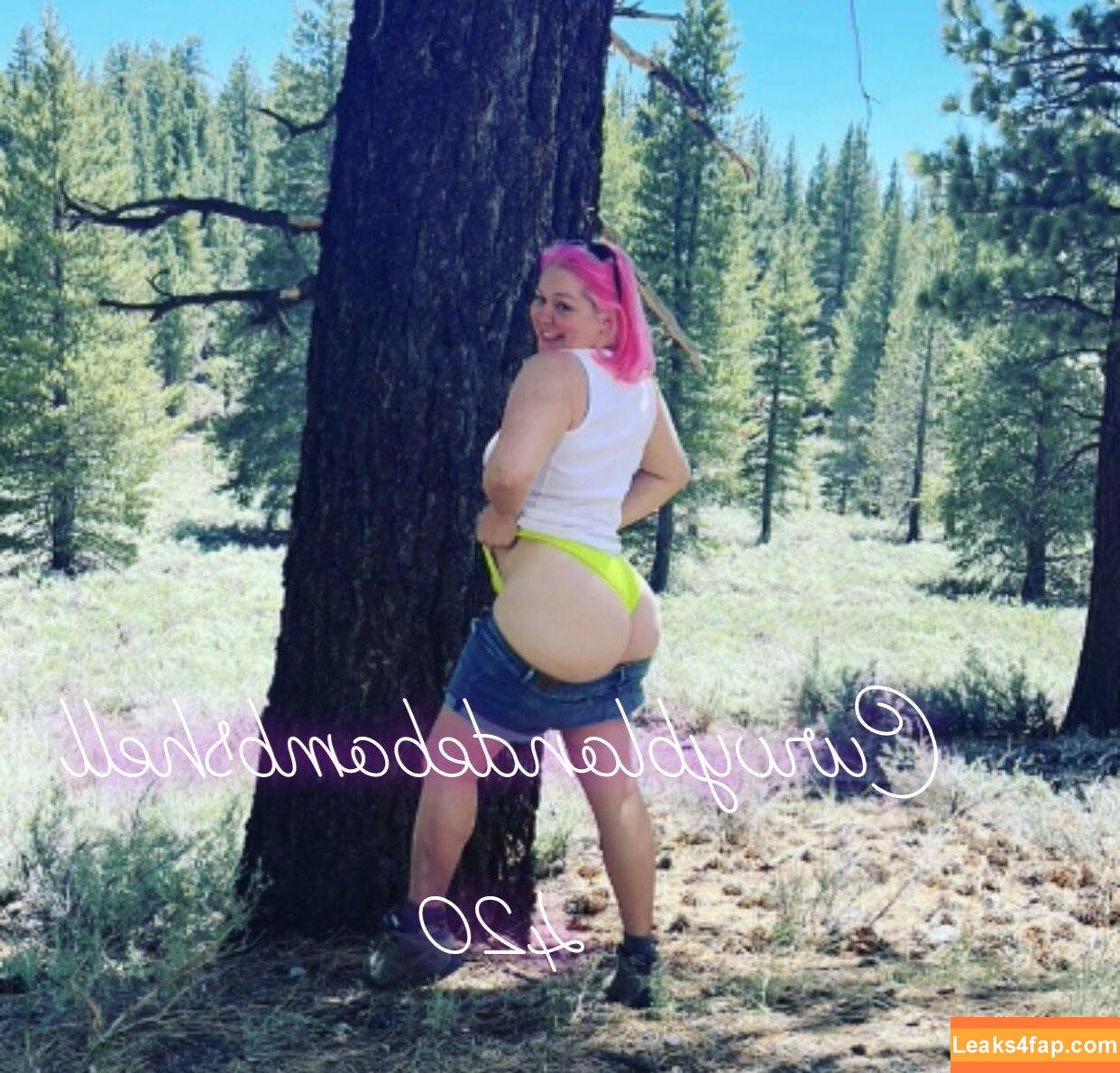 curvyblondebombshell420 / curvyblonde420 leaked photo photo #0002