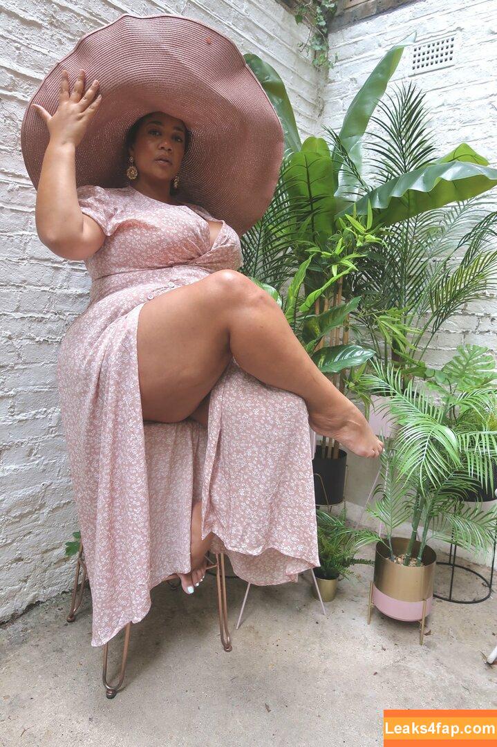 CurvyCampbell / curvybella leaked photo photo #0071