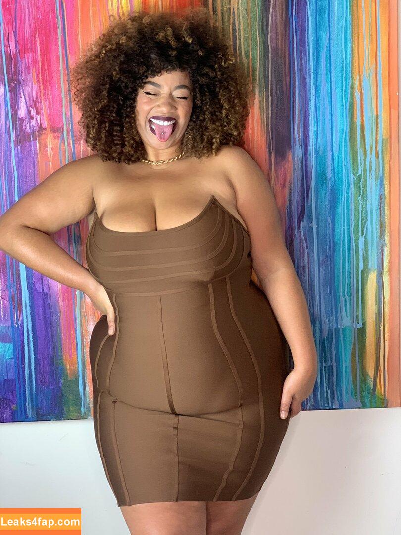 CurvyCampbell / curvybella leaked photo photo #0073