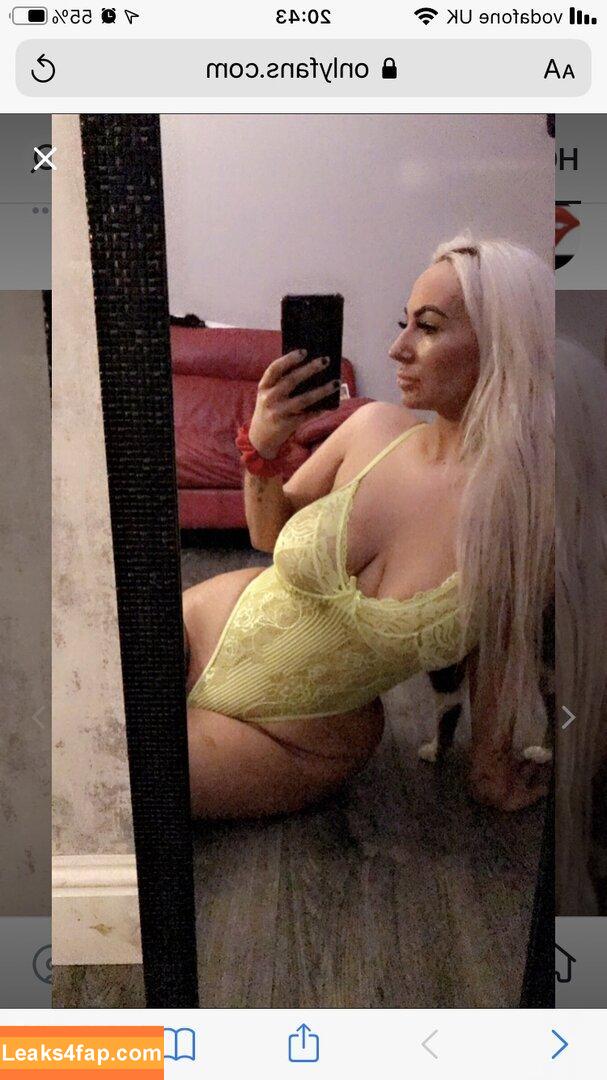 Curvygal_26 / curvygal84 leaked photo photo #0004